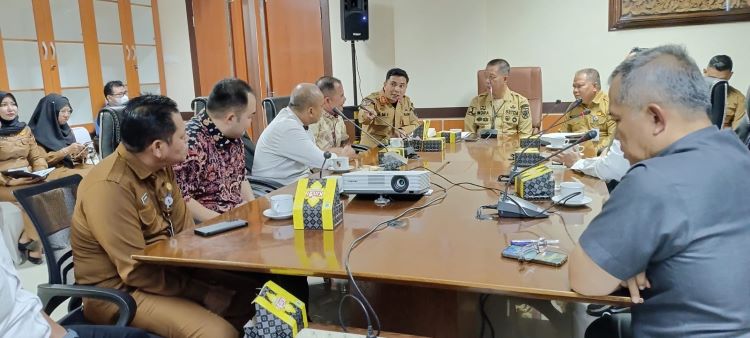 Pemko Pekanbaru Minta Seluruh Distributor Bantu Stabilisasi Harga Jelang Natal dan Tahun Baru