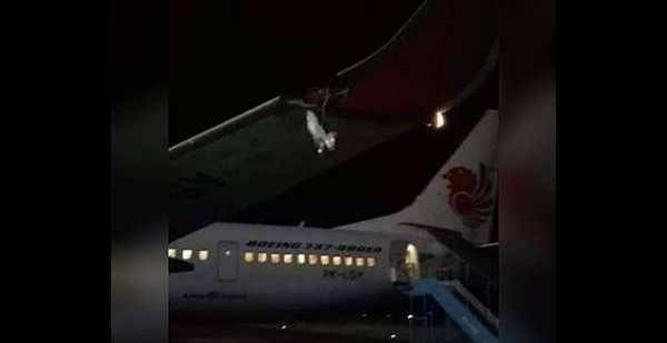 Sayap Lion Air JT 633 Tujuan Bengkulu-Jakarta Koyak Hantam Tiang di Bandara Fatmawati Bengkulu