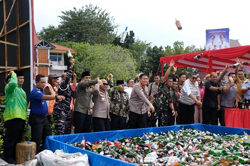 Antisipatif Polda Riau  Menghadapi Ramadhan, Musnahkan Miras Dan Narkoba Hingga Knalpot Brong