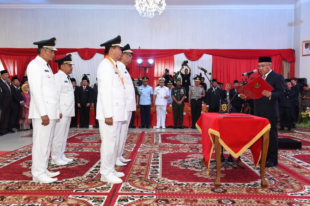 Dilantik Gubri, Pekanbaru Kembali Dipimpin Firdaus-Ayat, Kampar Punya Kada Baru Azis-Catur