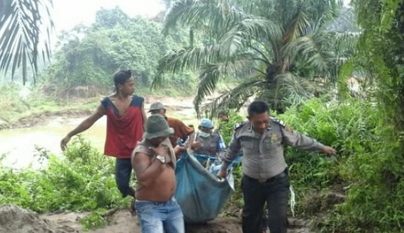 Ayahnya DItemukan Tewas Terikat di Sungai, Putri Muhajir Mohon Ibu dan Adiknya Dikembalikan dengan Kondisi Sehat..