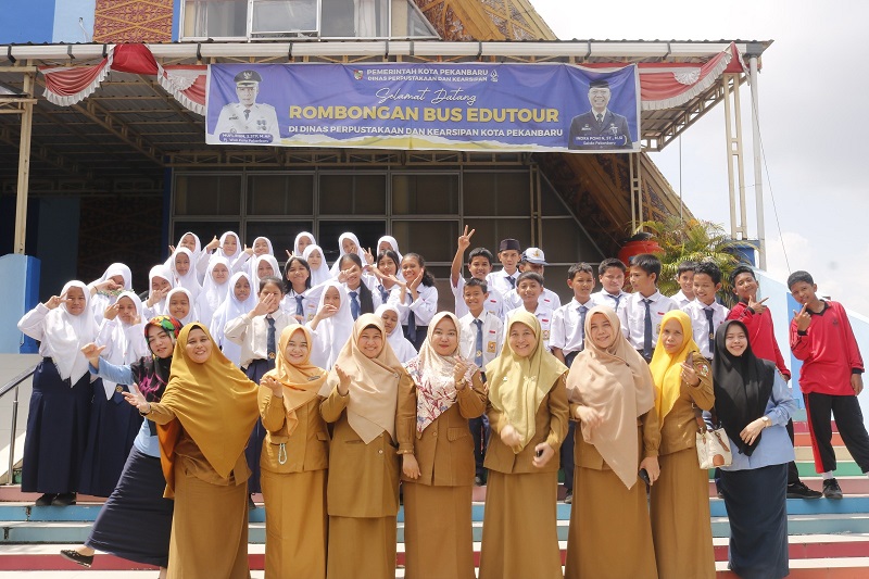 Berkunjung ke Perpustakaan Tenas Effendy, Menimba Ilmu Mengenal Peradaban Ilmu di Kota Pekanbaru