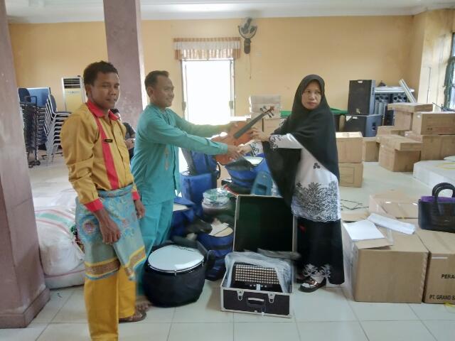 Ajarkan Siswa Musik Melayu Tradisional, Rohul Dapatkan Bantuan dari Kemendiknas RI