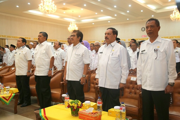 Sekda Inhil Hadiri Rapat Koordinasi Bersama Gubri Dan Sejumlah Kepala Daerah Se - Provinsi Riau