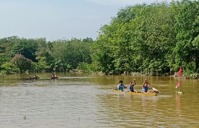 42 Sampan Ikut Lomba Di Danau Tangkociak Pulau Baru Kopah