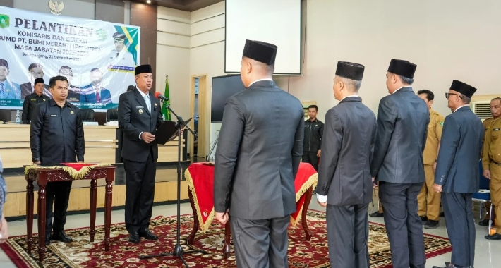 Wakil Bupati Kepulauan Meranti Lantik Komisaris dan Direksi BUMD PT Bumi Meranti Periode 2025–2030