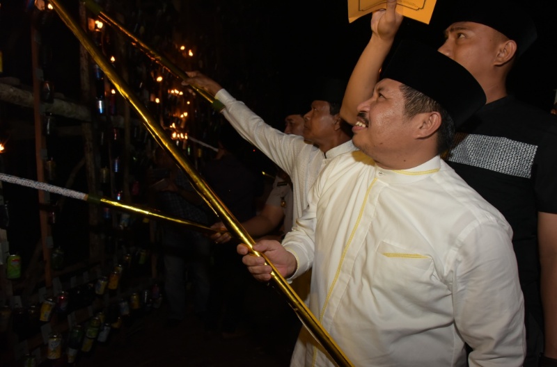 Pertahankan Tradisi Festival Lampu Colok, Bupati Amril: Melestarikan Itu Penting