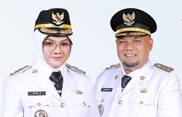 Pelantikan Bupati dan Wabup Siak Penuh Bintang