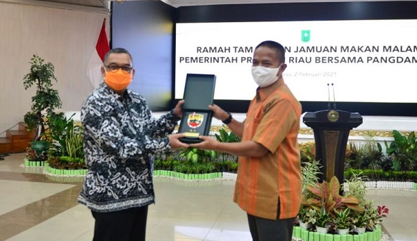 Bertemu Pangdam I Bukit Barisan, Wagub Edy Natar Bahas Soal Sinergi Antisipasi Karhutla dan Penyelundupan Narkoba