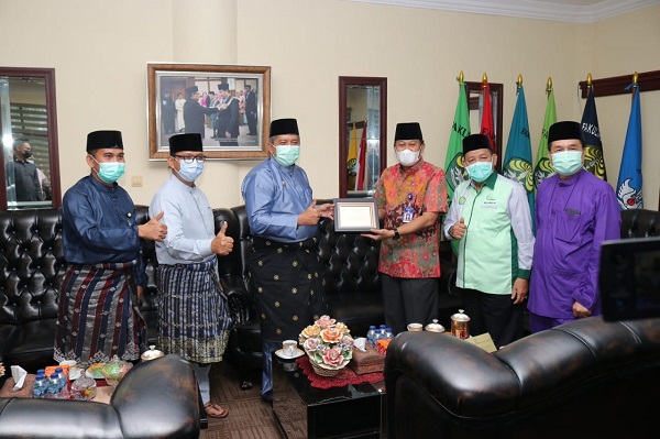 Bertemu Rektor Unri, Bupati Siak Ajak Kerja Sama Program Beasiswa Unggulan Masyarakat Miskin