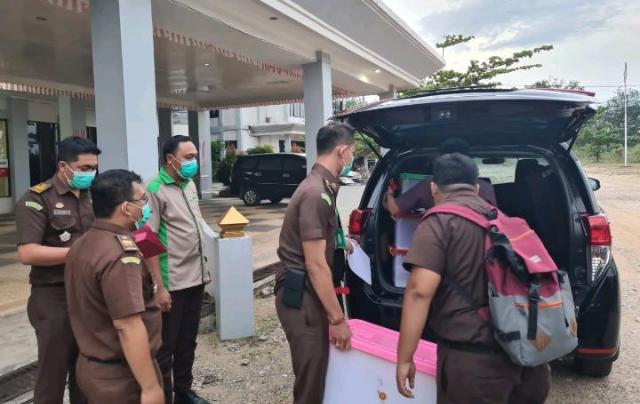 Dapat Izin Dari Pengadilan, Kajari Rohul Geledah Kantor Dinas PUPR