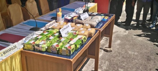 Cerdik, Pelaku Simpan BB 25 Kilogram Sabu dan 25.000 Ekstasi di Beberapa Tempat
