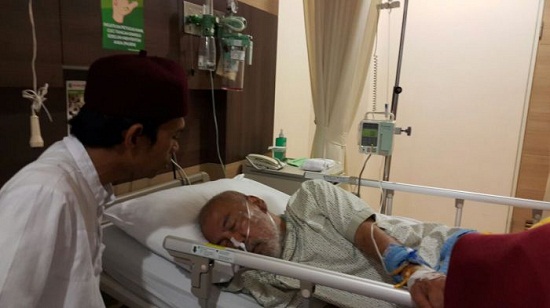 Membezuk, Ustazd Abu Somad Doakan Kesembuhan Prof Tabrani Rab