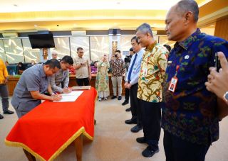 Pemprov Riau Teken MoU Pengendalian Inflasi Pangan Bersama Pekansikawan Raya