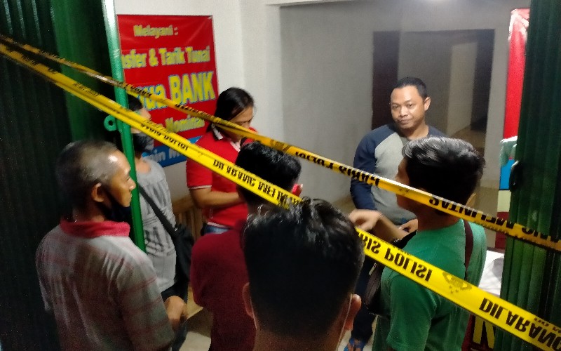 Merinding! Malam Jumat Ditemukan Mayat Memeluk Bantal, di Sampingnya Ada Kembang, Gelas dan Hape