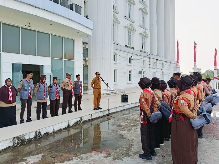 Asisten III Rohil Lepas 16  Peserta Penggalang ke Jamnas XII  Cibubur