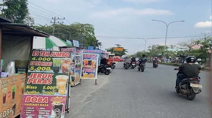 Satpol PP Pekanbaru Imbau PKL Tidak Berjualan di Bahu Jalan