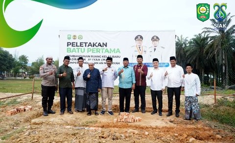 Pemkab Siak Bersama PT. Bumi Siak Pusako Bangunan Asrama Putri di Pondok Pesantren Api Sayyid Ja'far Al-Barzanji