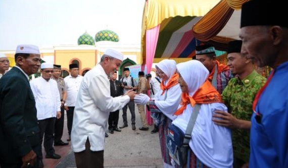 Wakil Bupati Lepas Keberangkatan 81 Jamaah Calon Haji Meranti di Masjid Darul Ulum, Ini Pesannya...