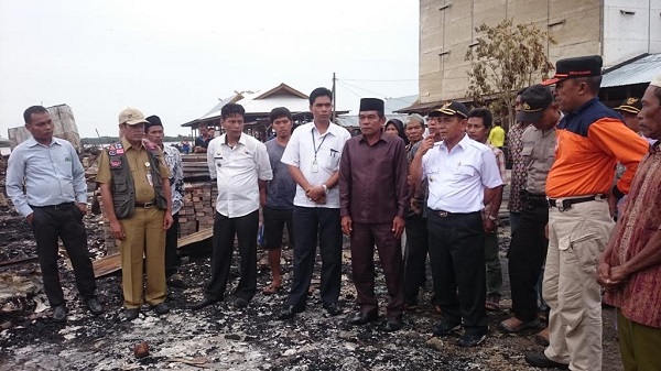 IKMR Riau Komplek Berikan Bantuan bagi Korban Kebakaran Pasar Pulau Muda