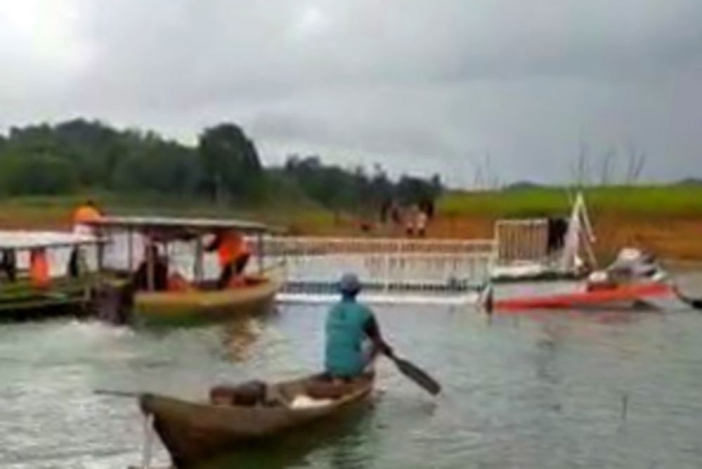 Kabar Duka, Kapal Wisata Angkut 40 Orang Terbalik di Kampar, 1 Orang Tewas