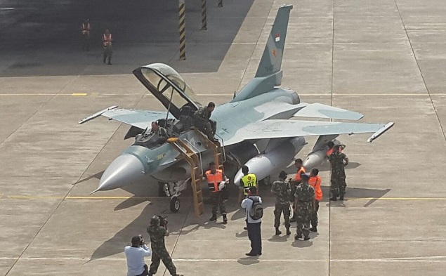 Terbang dari Madiun, Lima Unit F16 Sudah Tiba di Lanud Roesmin Nurjadin Pekanbaru