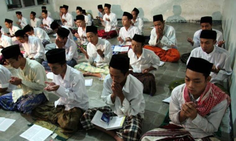 Yayasan Menara dan MUI Bengkalis Kirim 24 Santri Mondok di Jawa