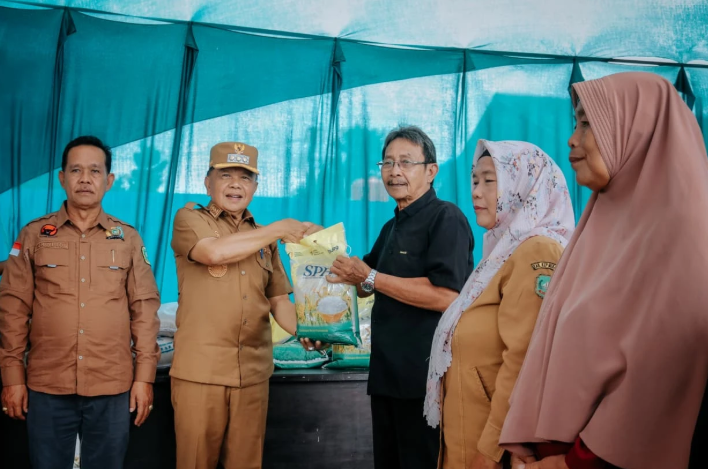 Bupati Asmar Resmikan Gerakan Pangan Murah di Meranti, Harga Sembako Dijual Lebih Terjangkau