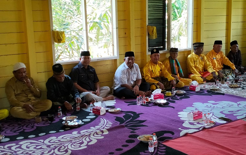 Pilkada Rohul,  Anton-Poti Sowan ke Tokoh Adat Napituhuta