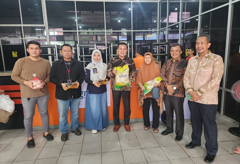 Pemko dan BUMN ID Food Gelar Operasi Pasar  Pangan Murah di Kantor Pos Sudirman