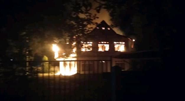 Kantor Lurah Banjar XII Ludes Dilalap Sijago Merah, untuk Sementara Pelayanan Dipindahkan ke Posyandu