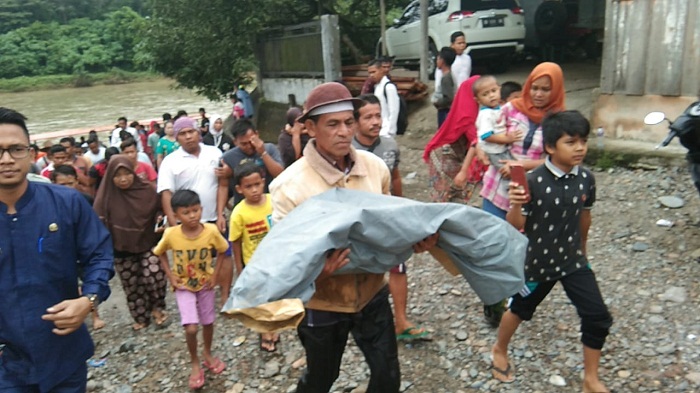 Innalillahi! Najwan, Bocah yang Hanyut di Sungai Rokan IV Koto Ditemukan Meninggal Dunia