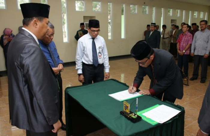 Rektor Lantik Dua  Wakil Direktur Pasca Sarjana Universitas Riau