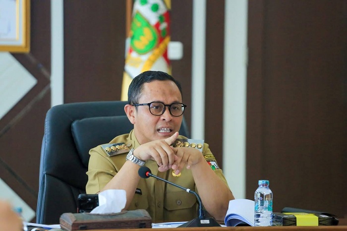 Agung Pastikan Jalan Sudirman Bakal Bersih dari Tiang Reklame