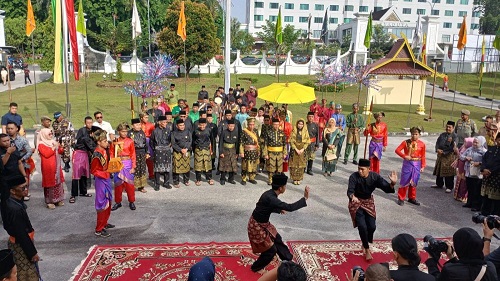 Gelar Datuk Setia Amanah Kepada Kepala Daerah Tidak Melekat