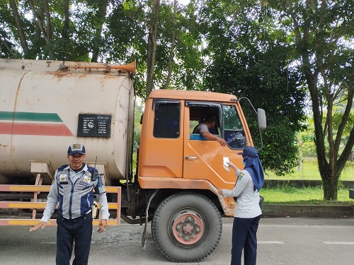 Merugikan Jalan Serta Para Pengguna, DISHUB Kota Dumai Larang Truk ODOL Tidak Beroperasi Di Kota Dumai