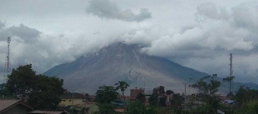 Status Siaga, Gunung Sinabung 22 Kali Erupsi Sejak Awal 2021