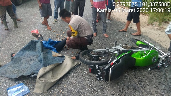 Diduga Tabrak Lari Mobil, Warga Pulau Busuk Inuman yang Sedang Kendarai Kawasaki Ninja Tewas di Tempat