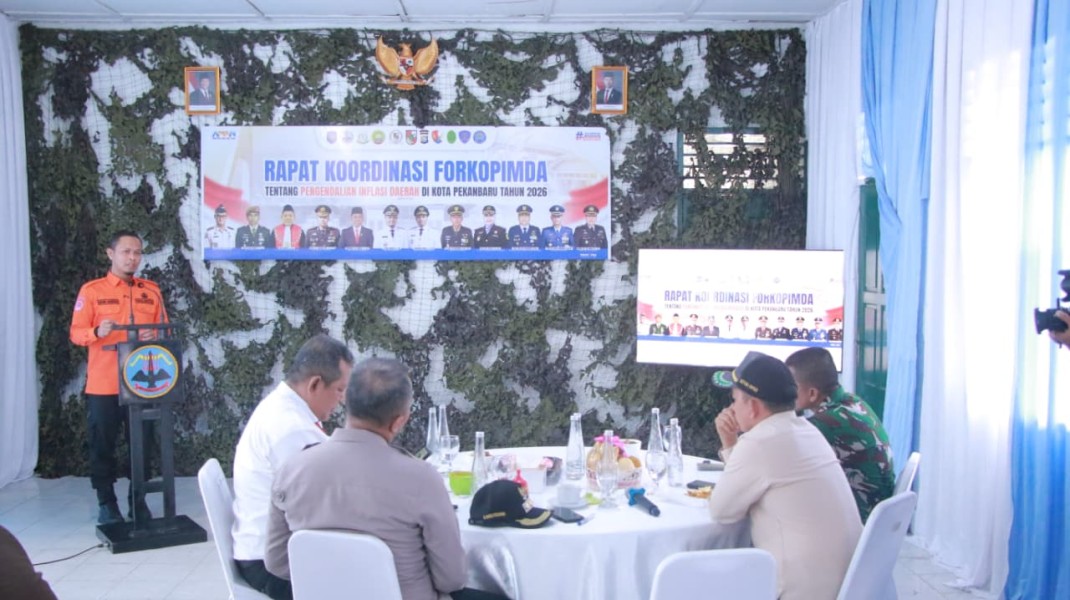 Wako Pekanbaru Pimpin Rapat Forkopimda, Bahas Harga Pangan hingga Kesiapsiagaan Karlahut