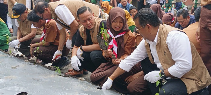 Libatkan 175 Ribu Pelajar, Dirjen Otda dan YSPN  Garap Program Swasembada Pangan Berbasis Sekolah di Pekanbaru