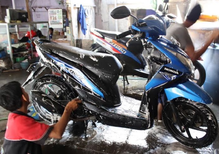 MIRIS...Lapangan Kerja di Kuansing Sulit, Sarjana Pun harus 'Ikhlas' Jadi Tukang Cuci Kendaraan