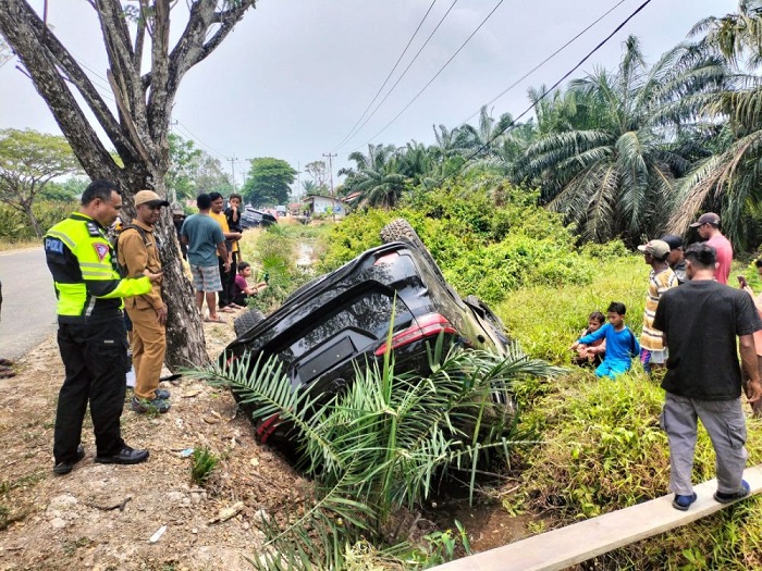 Positif Narkoba, Pengemudi Innova Penabrak Mobil Dinas Wakil Ketua DPRD Bengkalis Jadi Tersangka