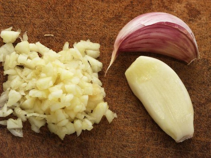 Cara Menyimpan Bawang Putih Cincang Agar Awet dan Praktis