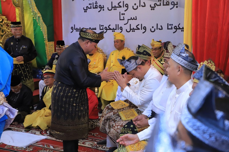 Agung - Markarius  Jalani Prosesi Tepuk Tepung Tawar di LAMR