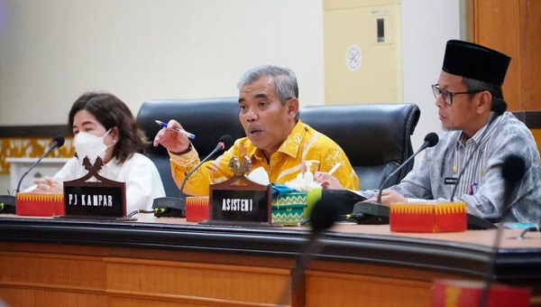 Pj Bupati Kampar Dampingi  Masyarakat Danau Lancang Mediasi Terkait Permasalahan Lahan dengan PT SAM II