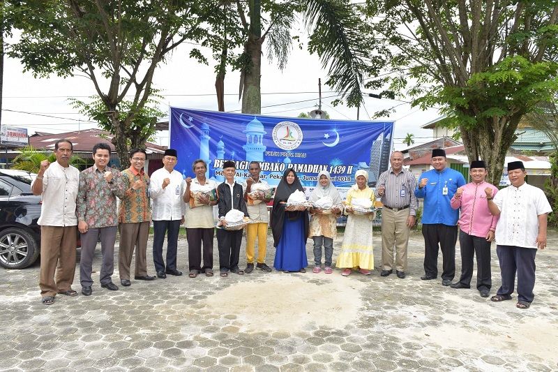 FKIJK Riau Berbagi 200 Paket Sembako di Kelurahan Tangkerang Tengah, Pekanbaru