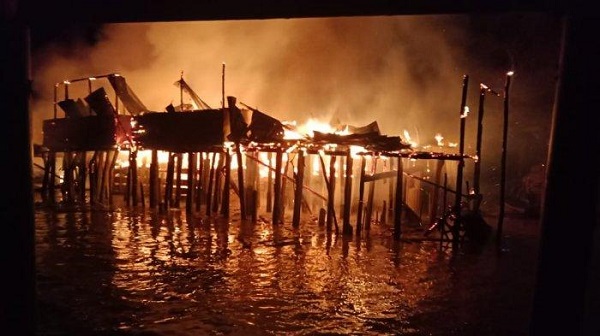 Kebakaran di Teluk Meranti Hanguskan Tiga Rumah, Mobil Innova dan Speedboat