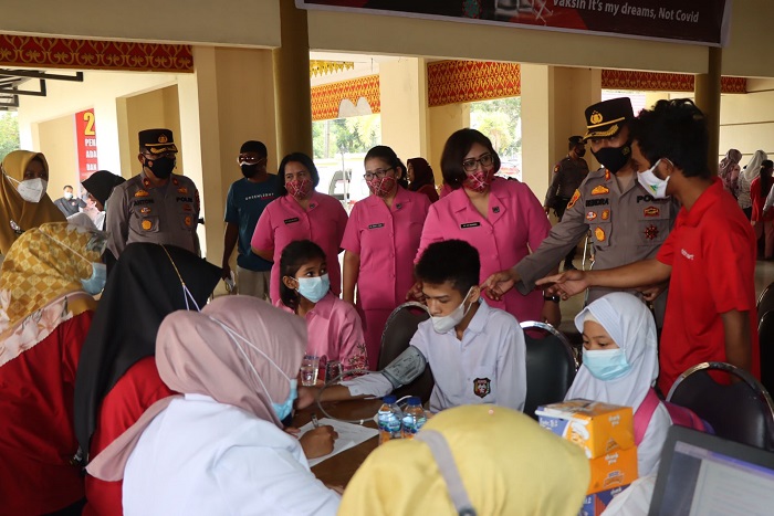 Kapolres Kuansing dan Jajaran Forkopimda Video Confereence Penanganan Covid-19 NBersama Kapolda