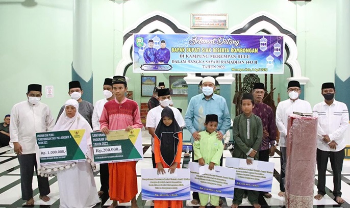 Bupati Alfedri Safari Ramadhan di Merempan Hulu, Ajak Pesantren Bentengi Anak dari Pengaruh Negatif  Sosial Media