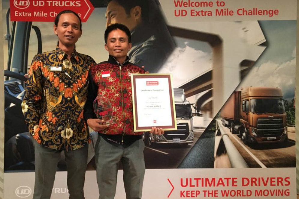 KEREN BRO...Pria Asal Indonesia Ini Jadi Sopir Truk Terbaik di Dunia